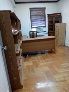 Office for rent! One room, 15/49, 1st floor, 150 sq, Shared conference room. Great condition, $950 Included Utilities
