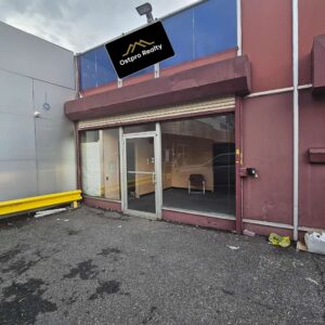 New listing! Warehouse/Office/Store-Front/ Showroom For lease! 18/54th Ground level   2 Entrance, 2200 sqft High ceiling, Needs upgrades , 1 parking Spot $4400 NNN