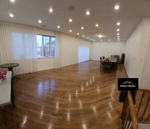 Extra large condo for sale! 16 /high 50s One of a kind! Lot 41 by 100 built 32 by 65 3rd and 4th floor duplex Fully Detached Move in Condition, Private Entrance Shared parking, shared backyard Low Taxes,  5 bed, 3 bath, 2 porch  Laundry,  peisech kit, Asking Price $2.5m