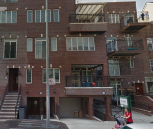 Large Condo For sale! 12th& 42nd, over 2000 Sqft, 30 by 70 built, 5 bedrooms, 3 bathrooms, Stunning condition! 2 porches, 1.760m