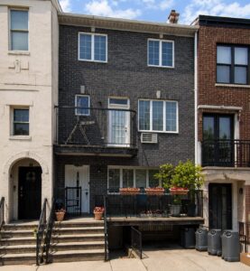 Great large Single Family for sale! Parkville Area, Lot 20 by 100 Built 20 by 55, 3 floors plus finished Basement Solid brick , 9 ft ceilings, 9 bedrooms. 6 bathrooms Backyard Option to rent out the finished Basement. Private Parking Delivered Vacant $2.7m